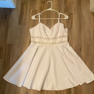 White dress (size: large)